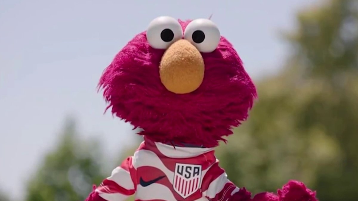 Embassed Elmo Elmo pledges loyalty to Team USA after ‘Knicks’ mishap – NBC New York