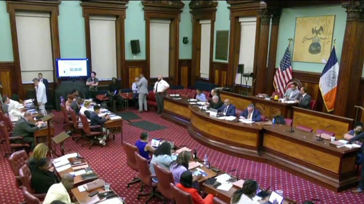 Mayor Mamdani and NY City Council reach deal on nearly $126 billion ...
