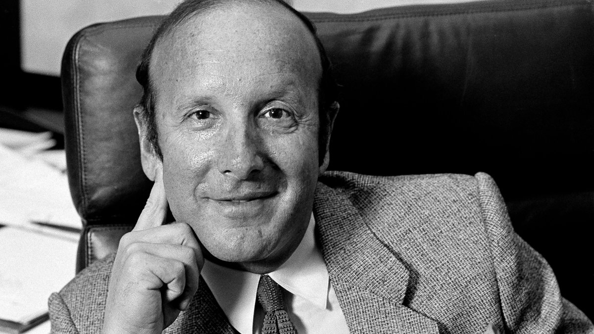 Star-maker Clive Davis honored at funeral that draws Springsteen, Warwick, Wonder