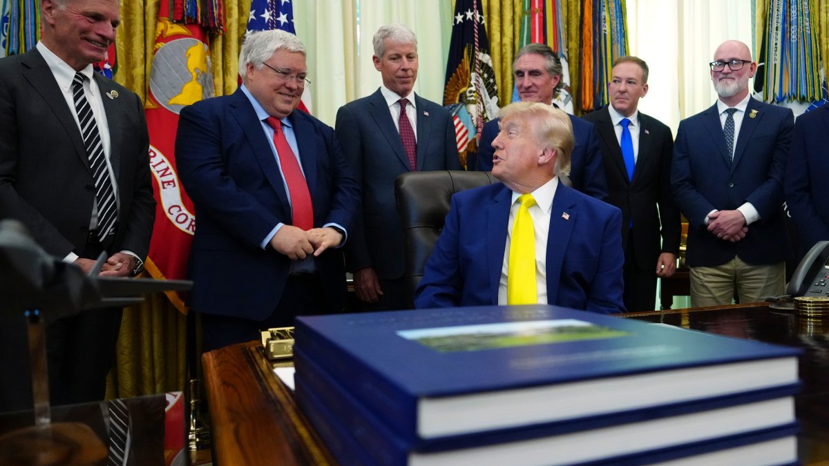 Trump announces $700 million in new support for struggling coal industry
