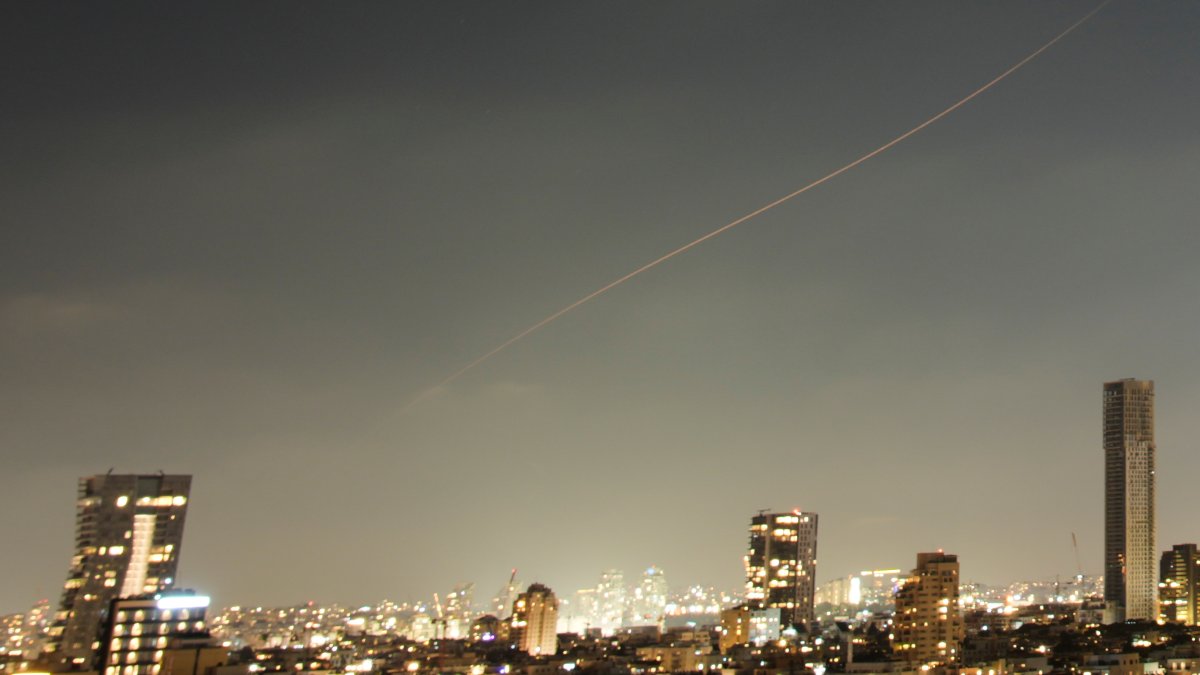 Israel launches airstrikes on central and western Iran after Iranian missiles fired