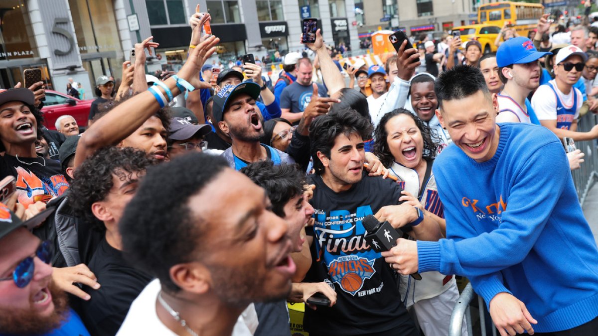 Dream day for New York fans: Knicks on the road to clinch and Brazil vs. Morocco in World Cup