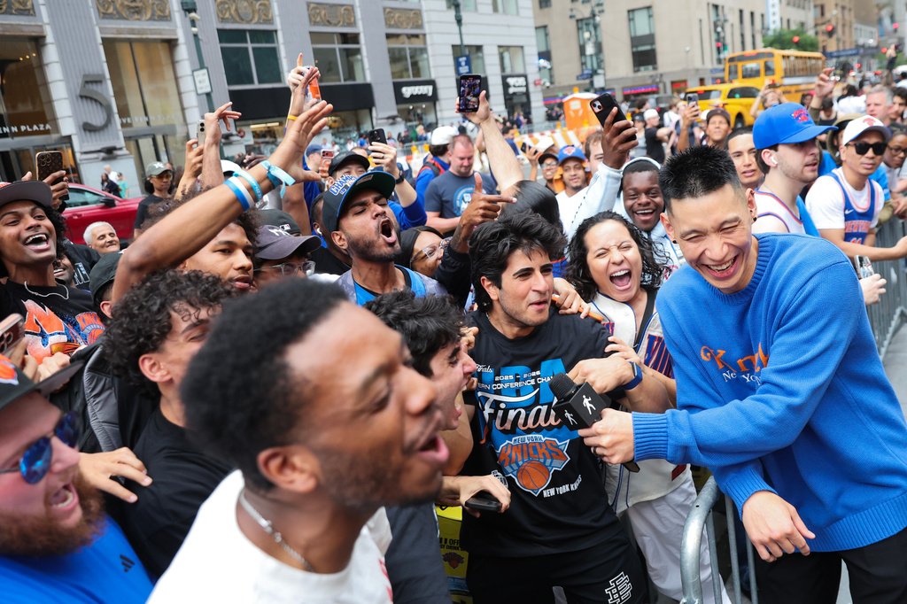 Dream day for New York fans: Knicks on the road to clinch and Brazil vs. Morocco in World Cup
