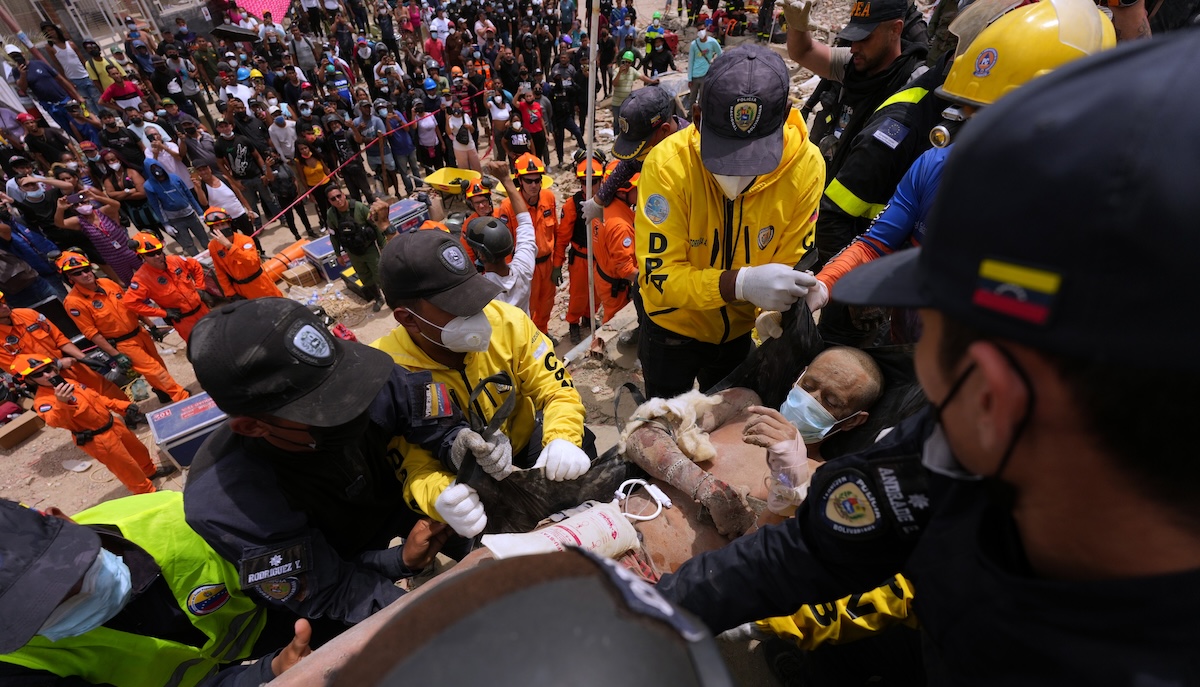 Teams scramble to locate survivors four days after Venezuela earthquakes as death toll rises to 1,450