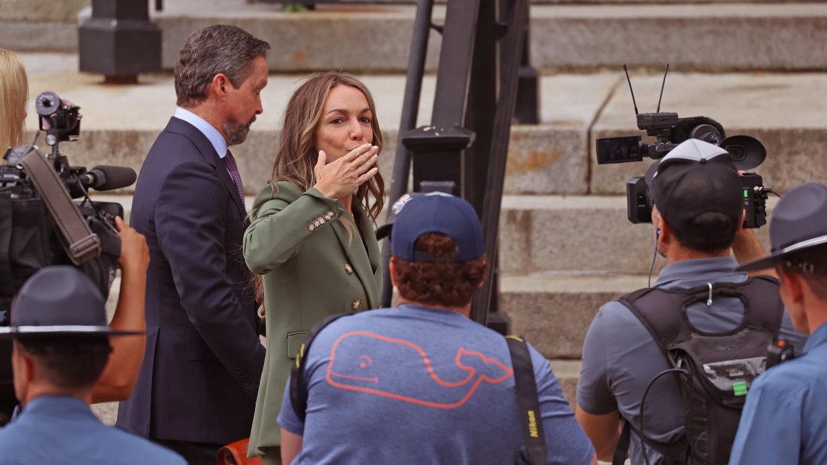 Karen Read diz que não ‘paga pelas refeições’ enquanto continua a apoiar – NBC New York