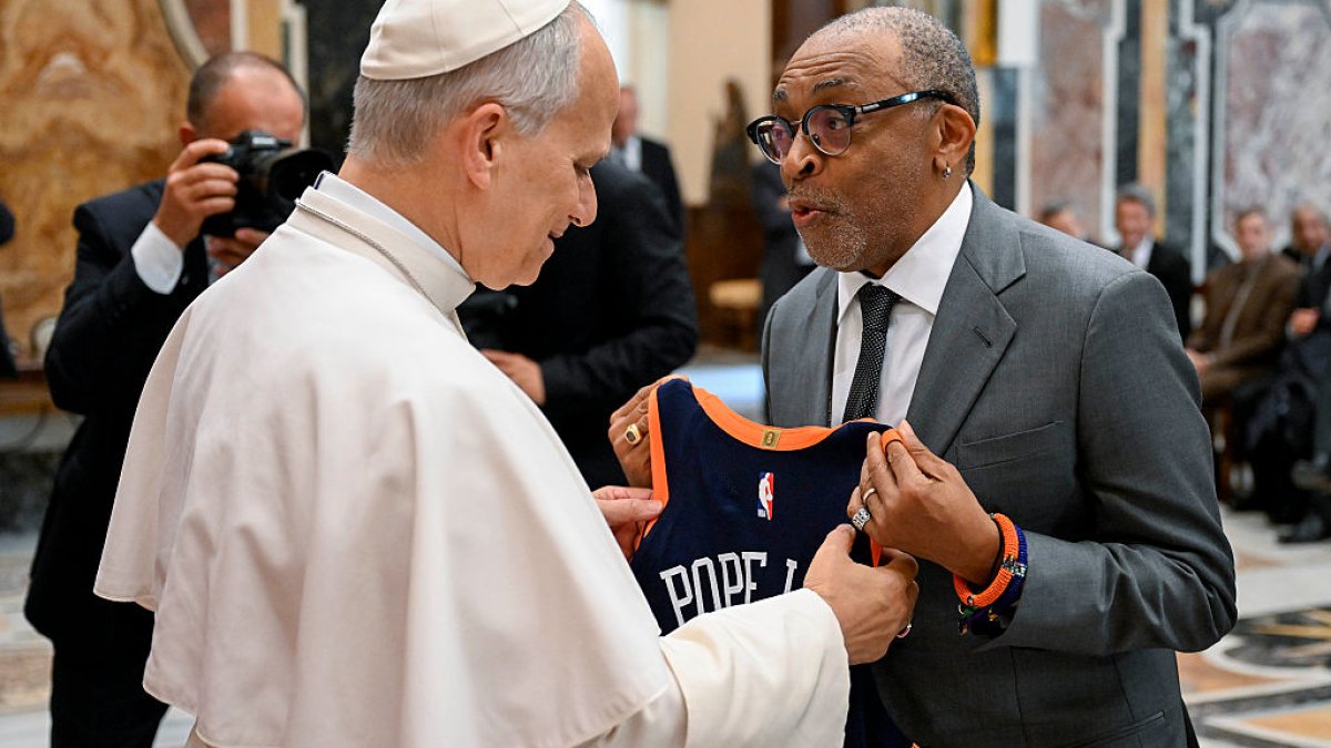 Spike Lee usará a camisa autografada do Papa Leo dos Knicks no jogo 3 das finais da NBA – NBC Nova York