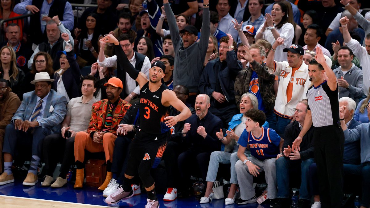 2 courtside Knicks tickets for Game 3 of the NBA Finals sell for $1 million at auction