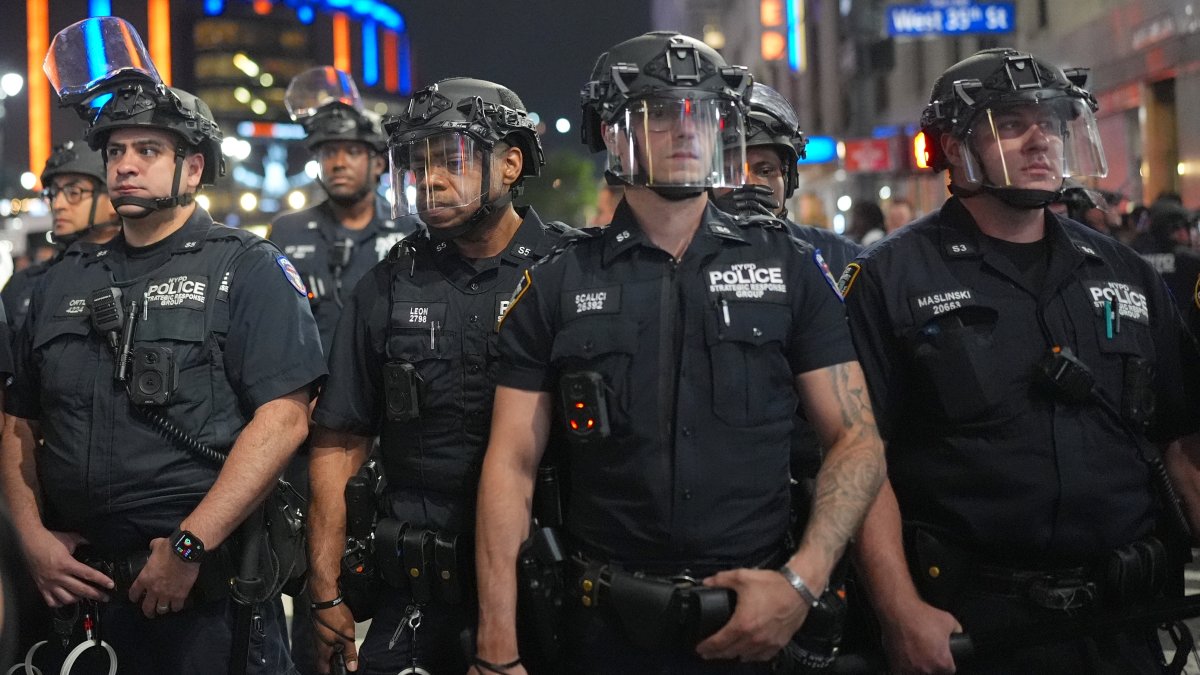 Espera-se que milhões de pessoas compareçam ao desfile do campeonato dos Knicks; NYPD destaca 10.000 policiais – NBC New York