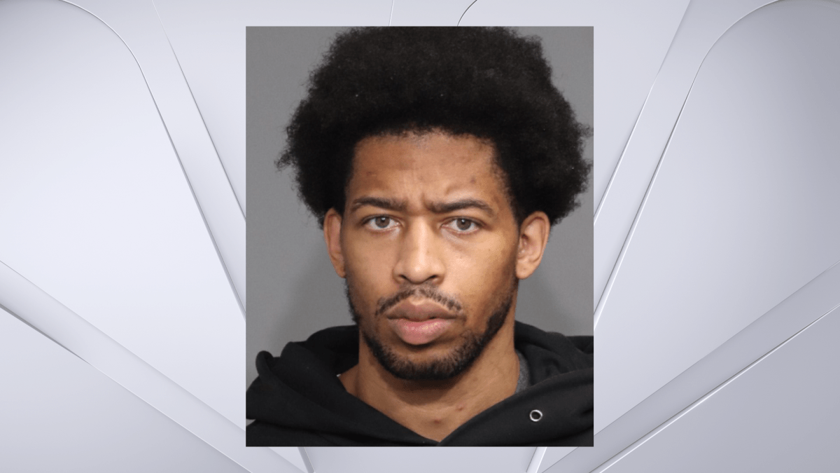 Sex offender uses free tattoos to lure girls to Bronx home where he drugs, assaults them: Feds