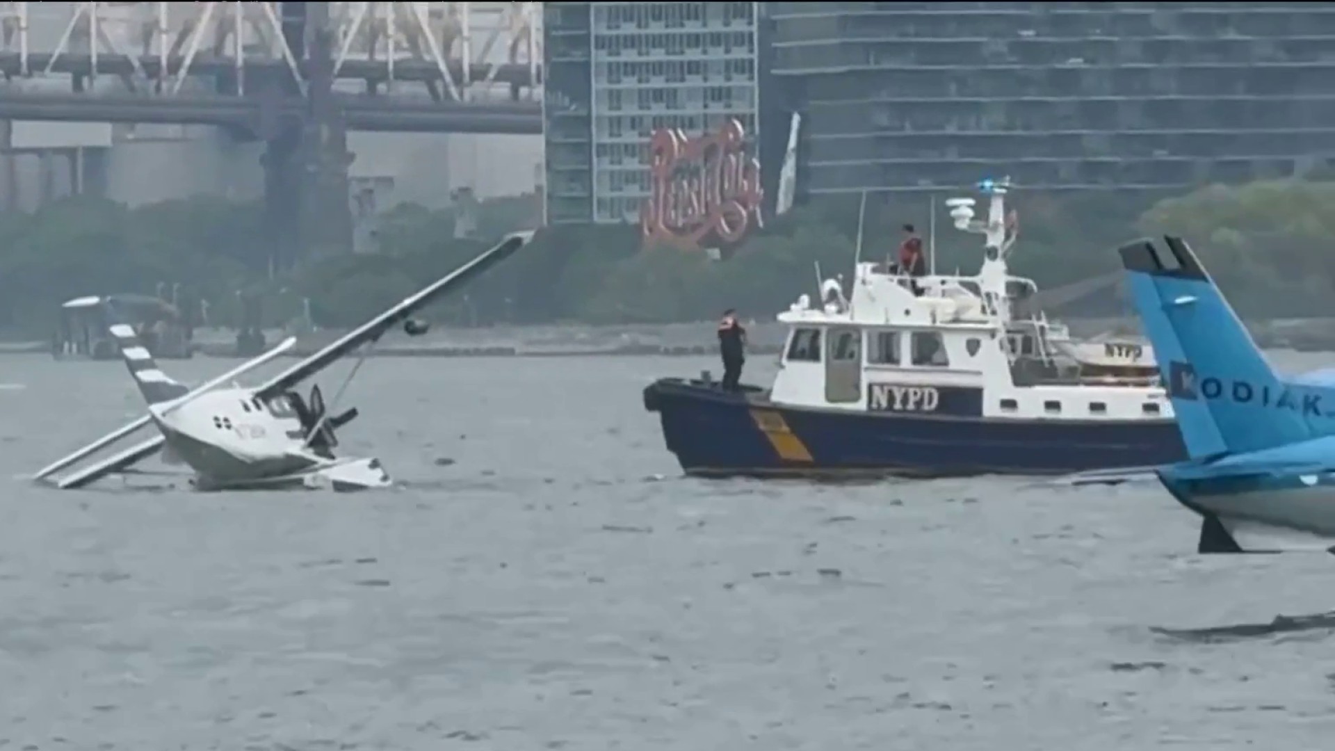 Hear it: Calls for help after seaplane makes rough landing in East River