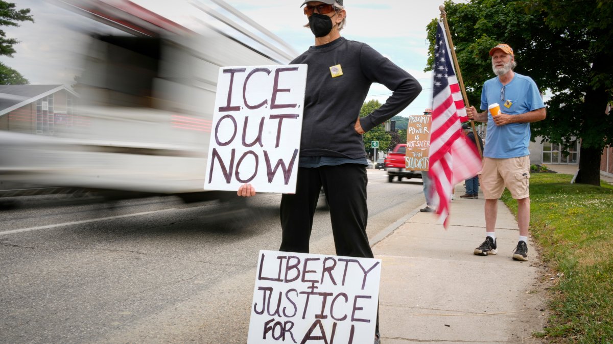 Família diz que oficial do ICE no tiroteio no Maine tinha histórico de comportamento violento – NBC New York