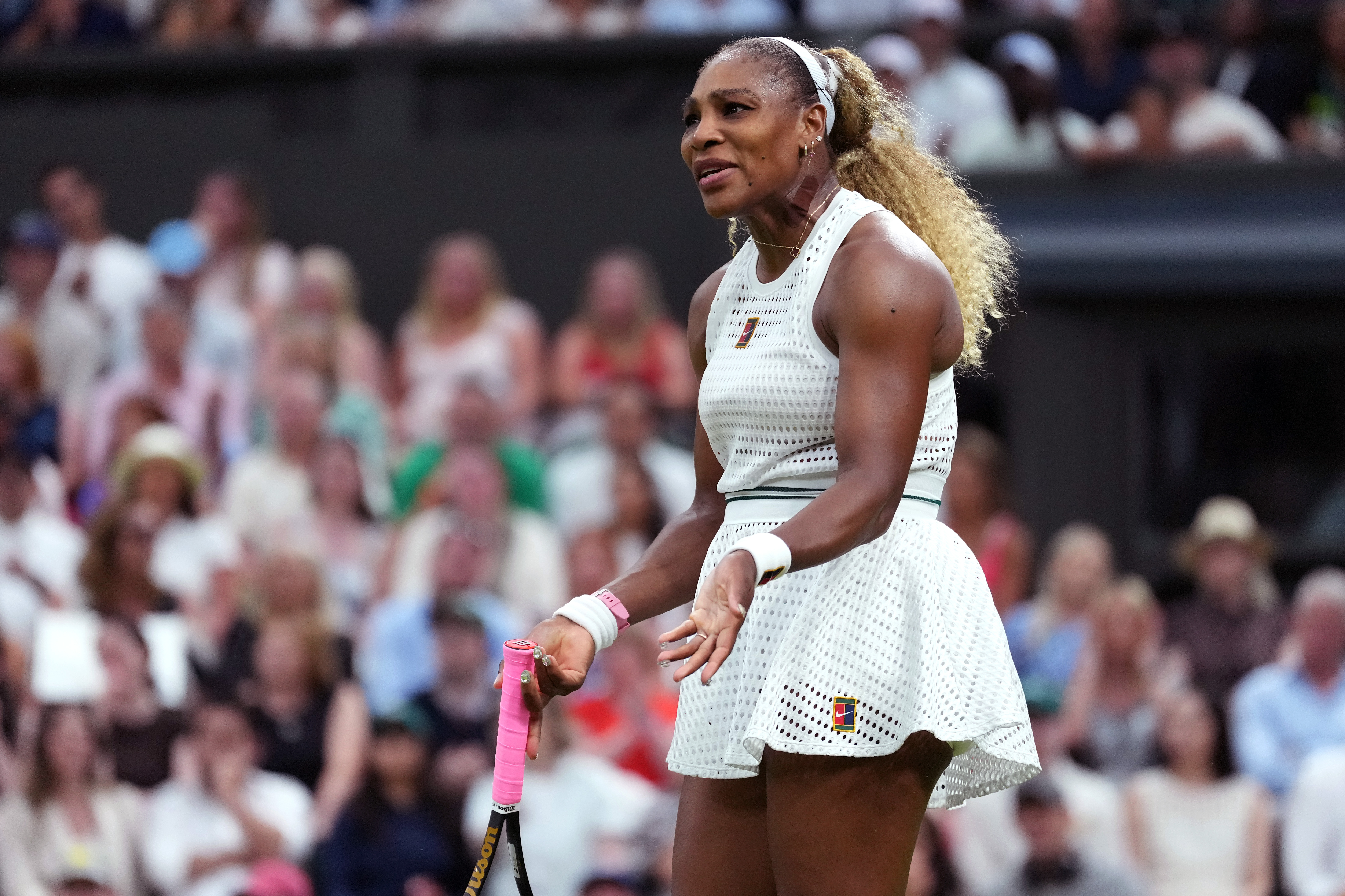 Serena Williams withdraws from doubles match with sister Venus at Wimbledon due to injury