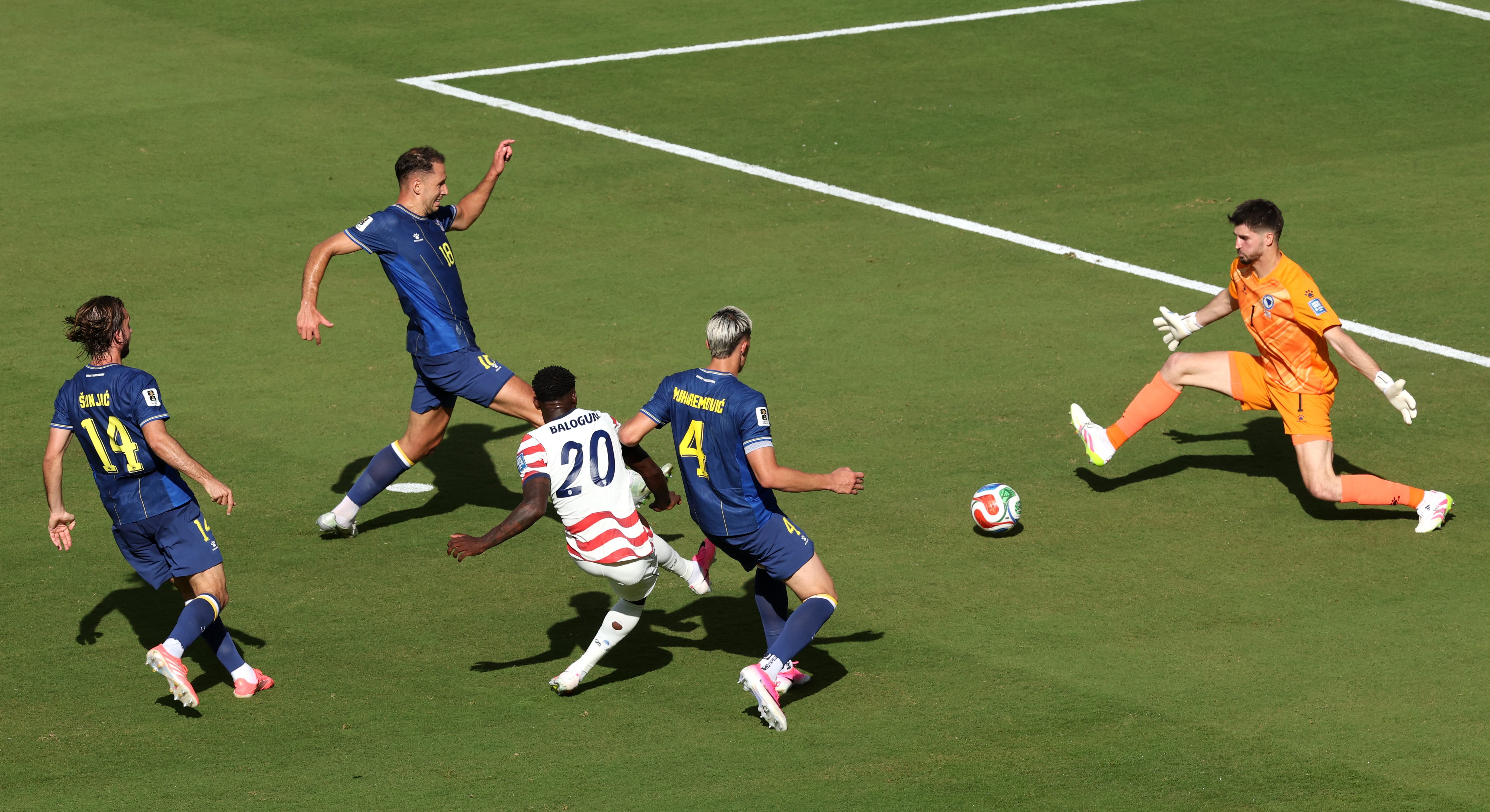 Live updates: USA leads Bosnia and Herzegovina 2-0 in World Cup Round of 32