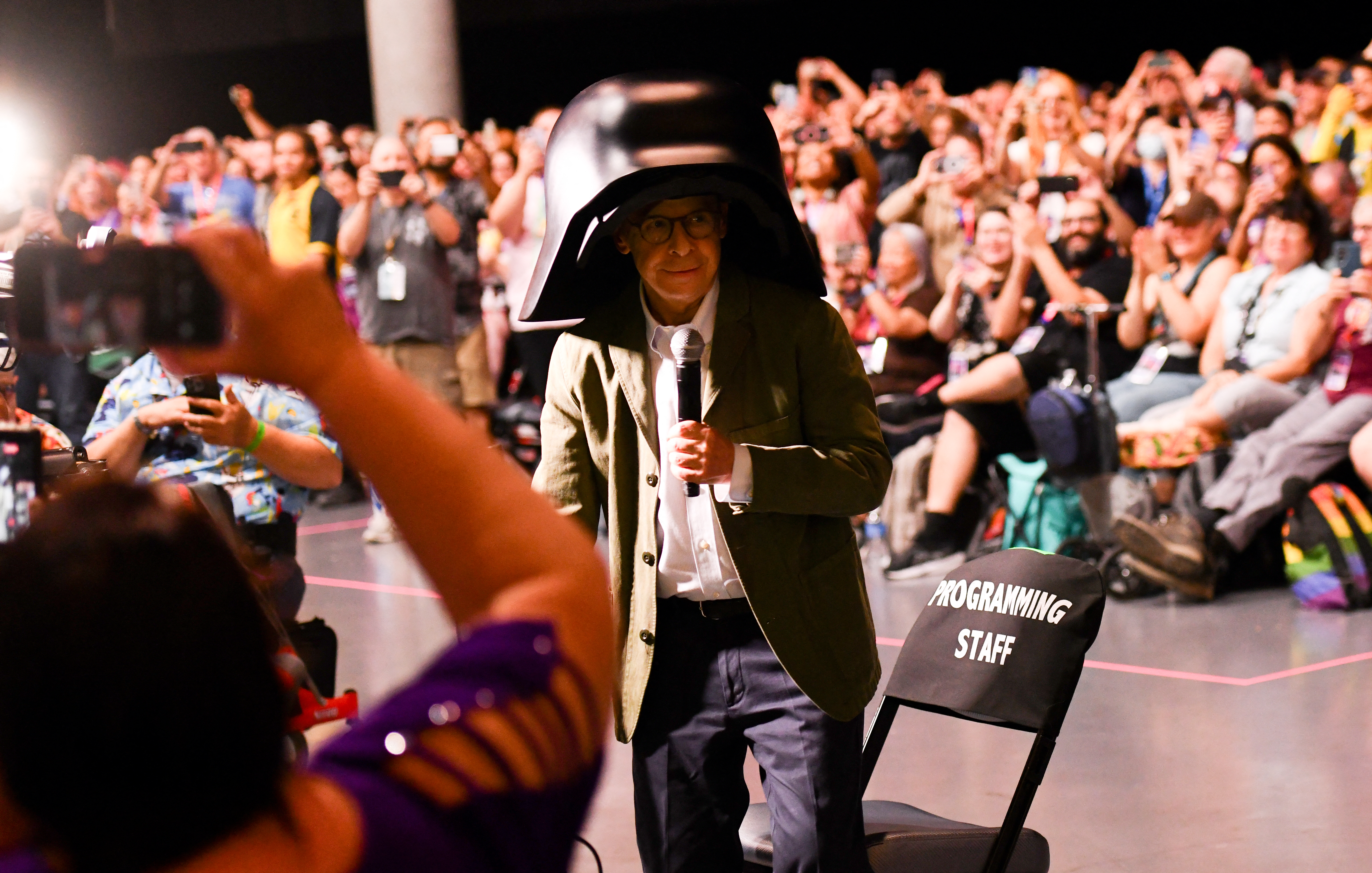 Rick Moranis gets standing ovation at ‘Spaceballs 2’ Comic-Con panel ...