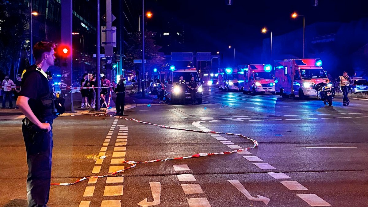 Uma pessoa morreu e várias ficaram feridas em uma marcha LGBTQ+ em Berlim – NBC Nova York