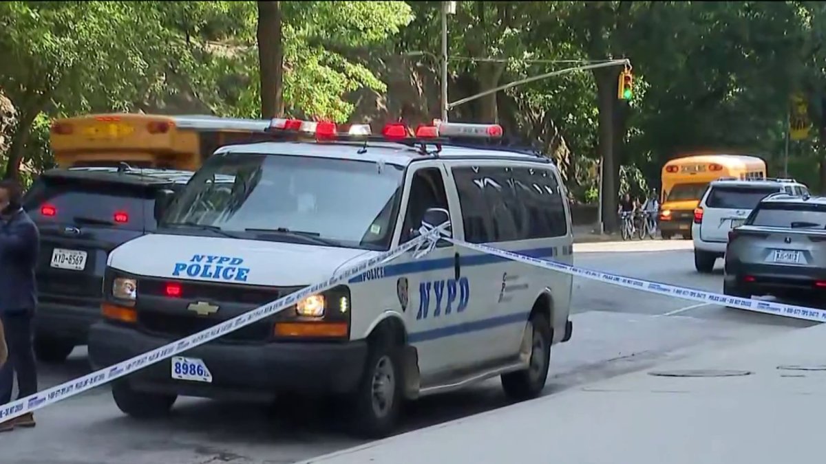 2 homens esfaqueados perto do Central Park, no Upper West Side – NBC New York