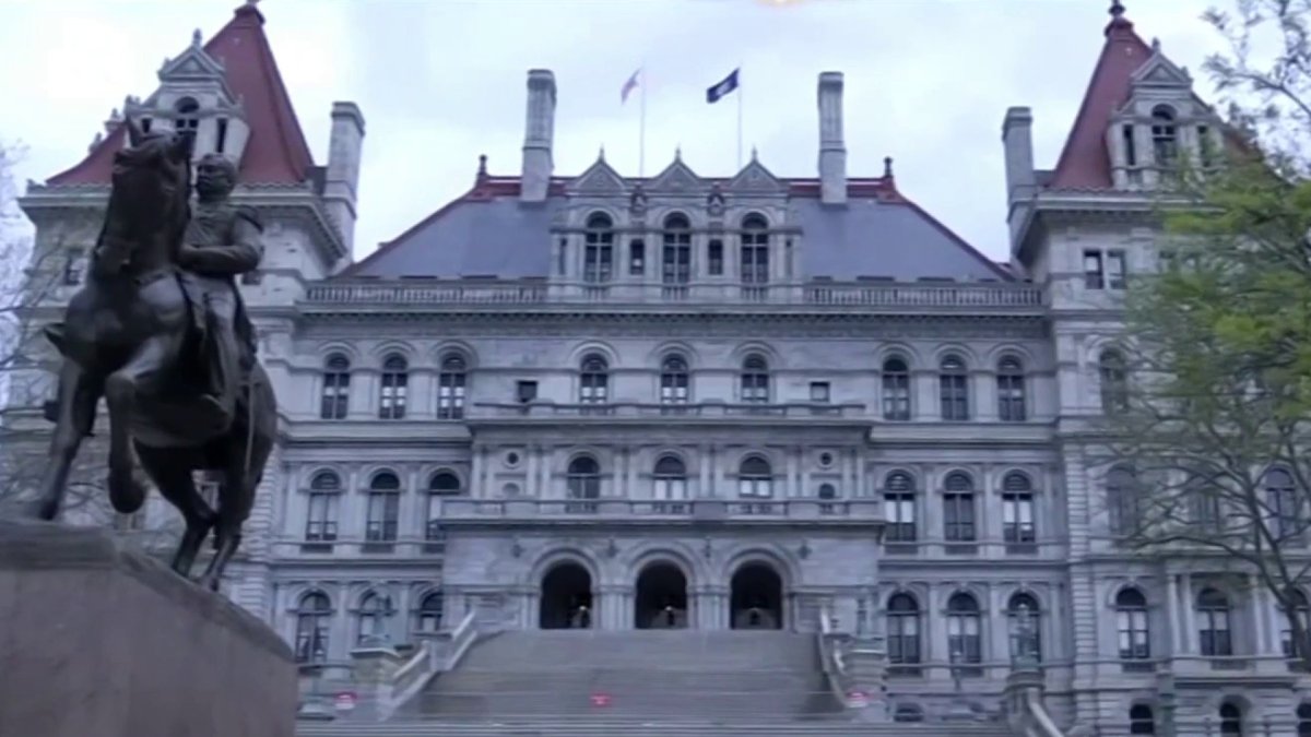 FBI foils alleged ISIS-inspired plot to bomb state Capitol in Albany