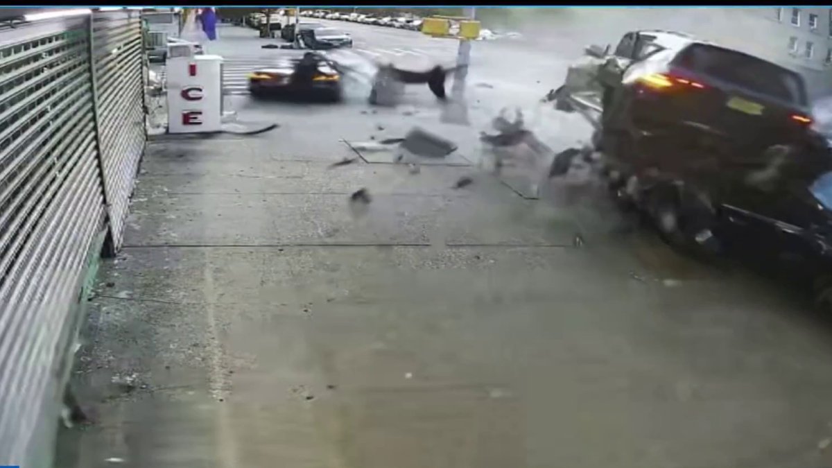 Pedestrian hurt in high-speed Inwood crash between Corvette and Mercedes-Benz
