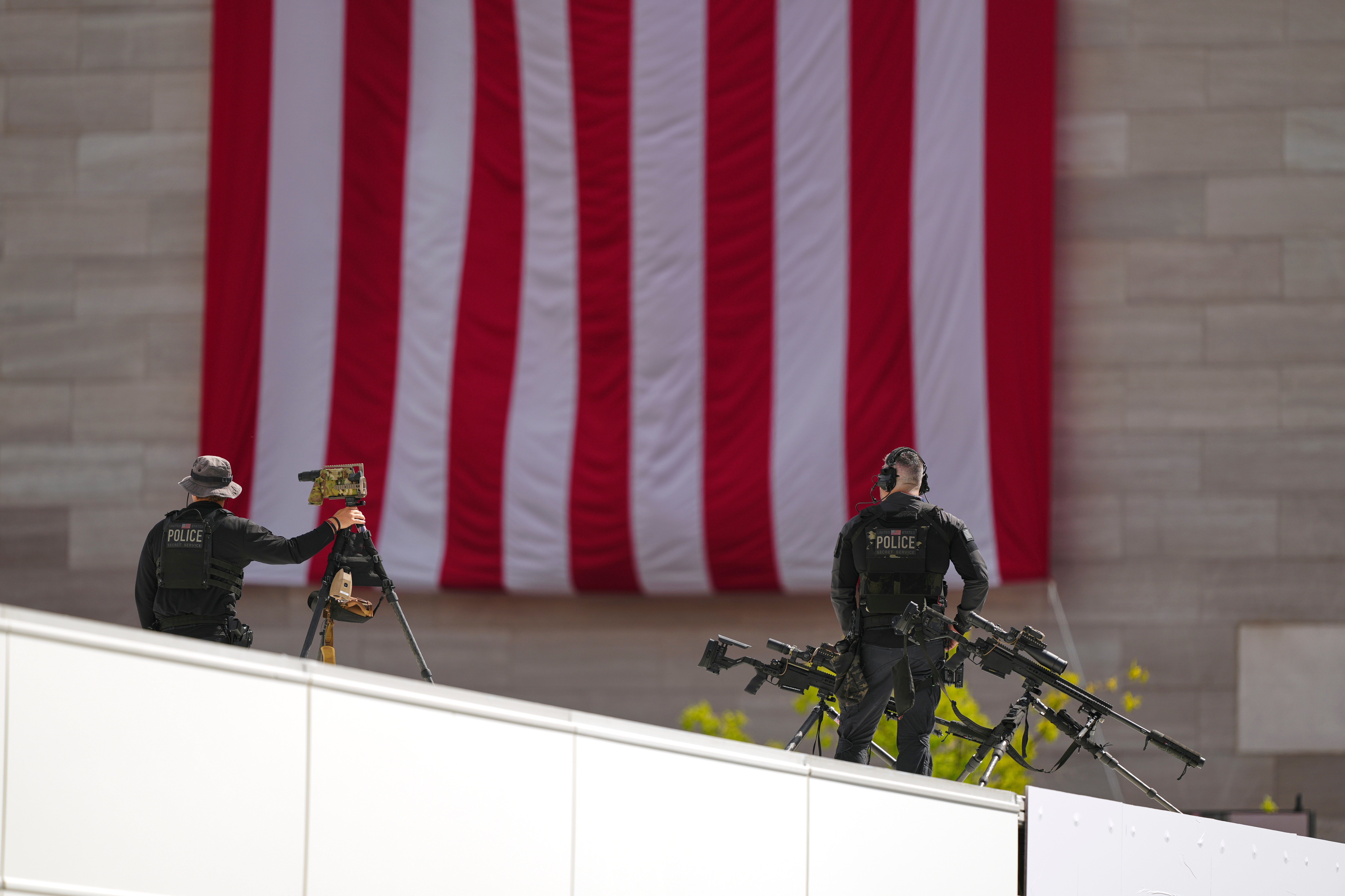 3 Secret Service officials placed on leave amid investigation into potential misconduct