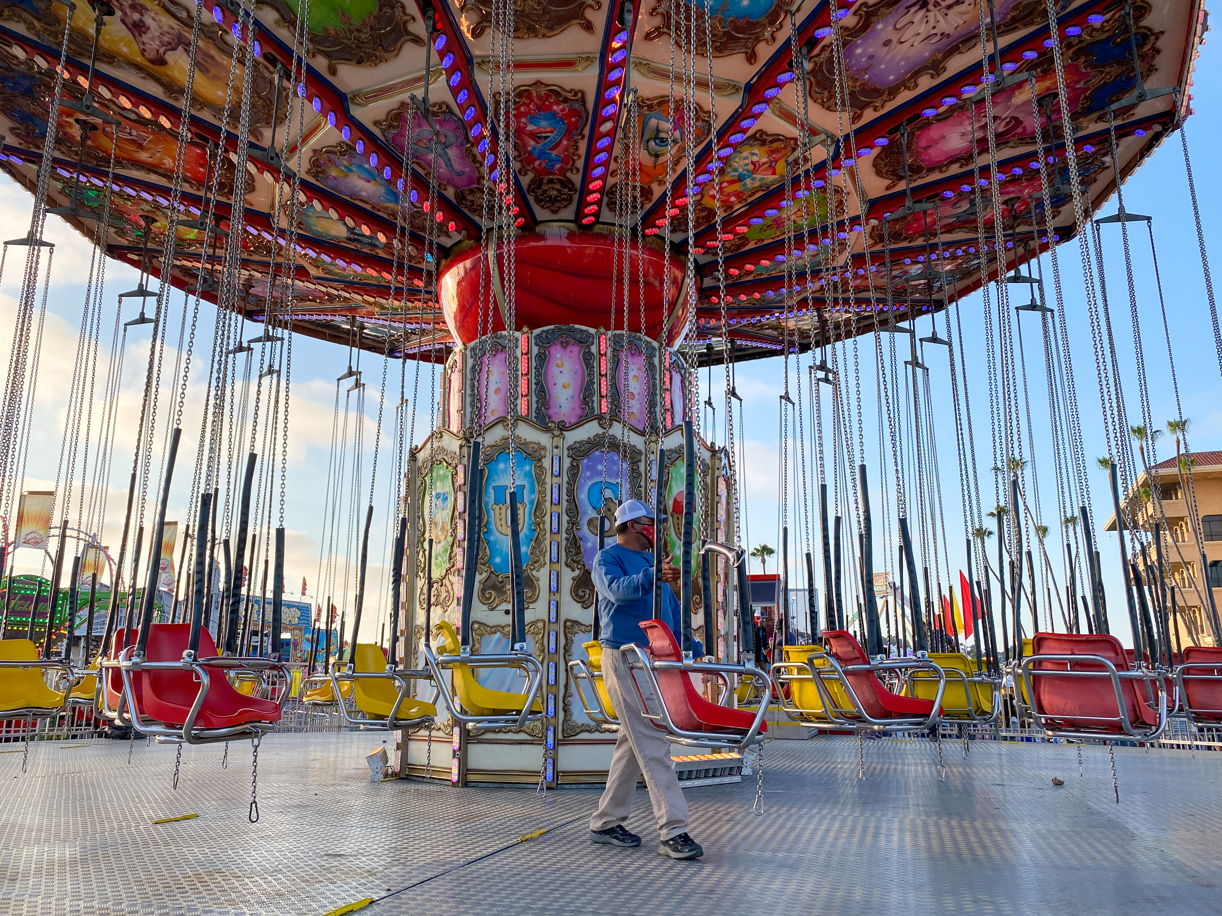 9 injured, 4 hospitalized after swing ride malfunctions at Tennessee state fair