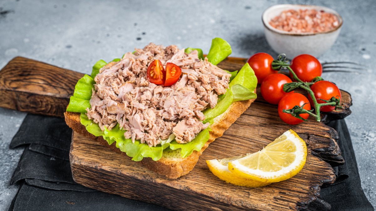 A dietitian-approved hack for turning chicken and tuna salad to a high-protein meal