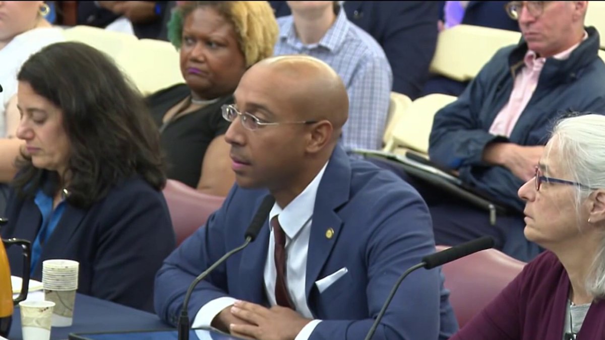 NYC health commissioner grilled over city's response to Legionnaires' outbreak