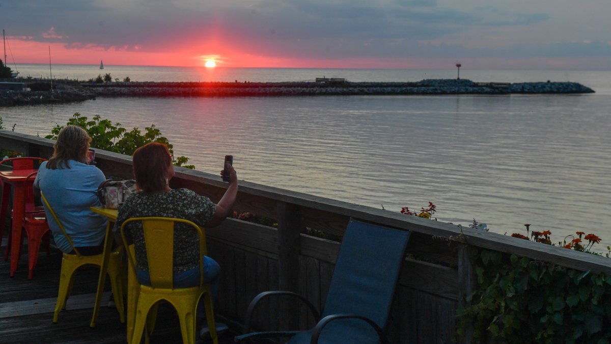 U.S. tourism groups want to win Canadian visitors back. A testy trade war isn't helping