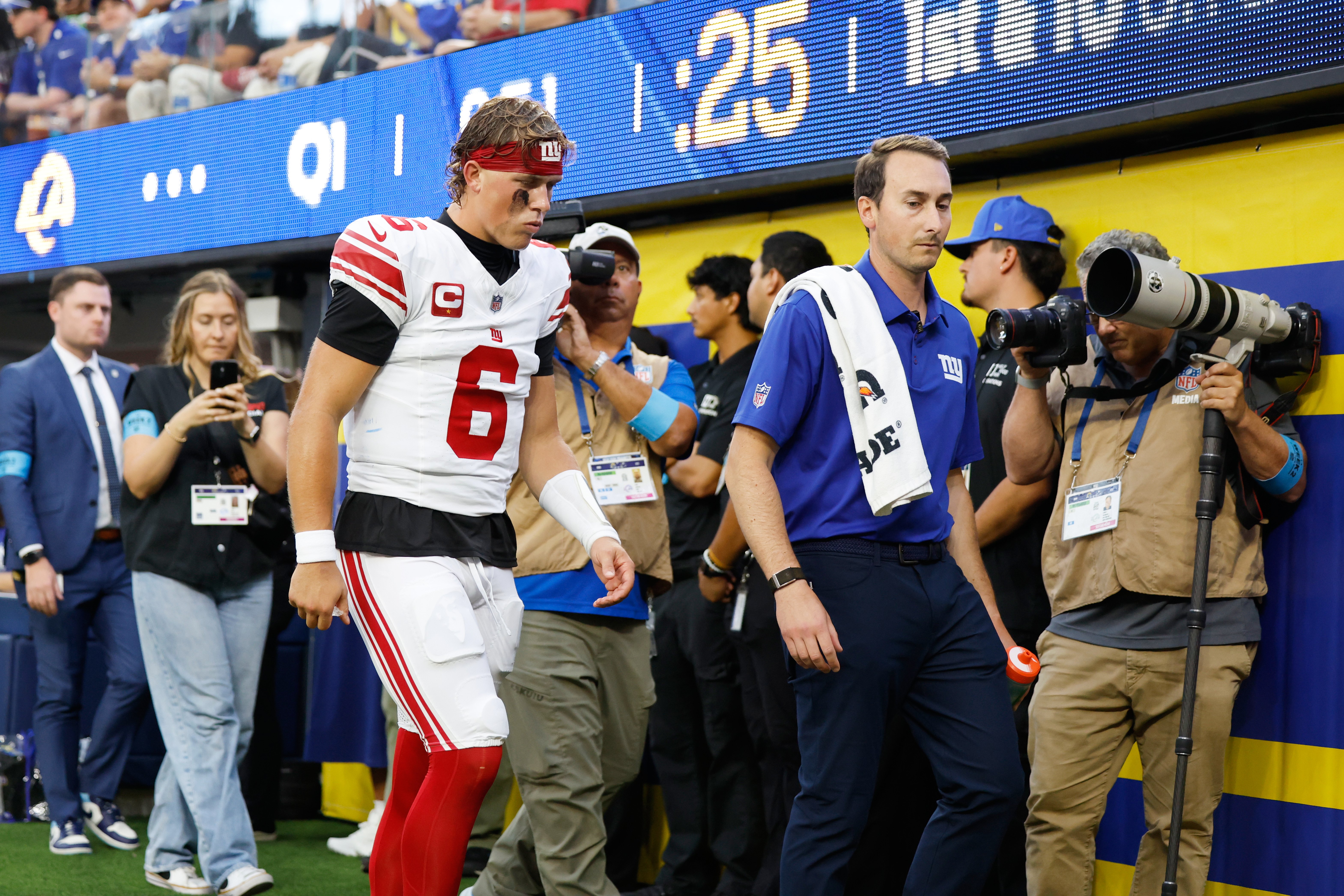 Giants QB Jaxson Dart may require season-ending knee surgery: Report