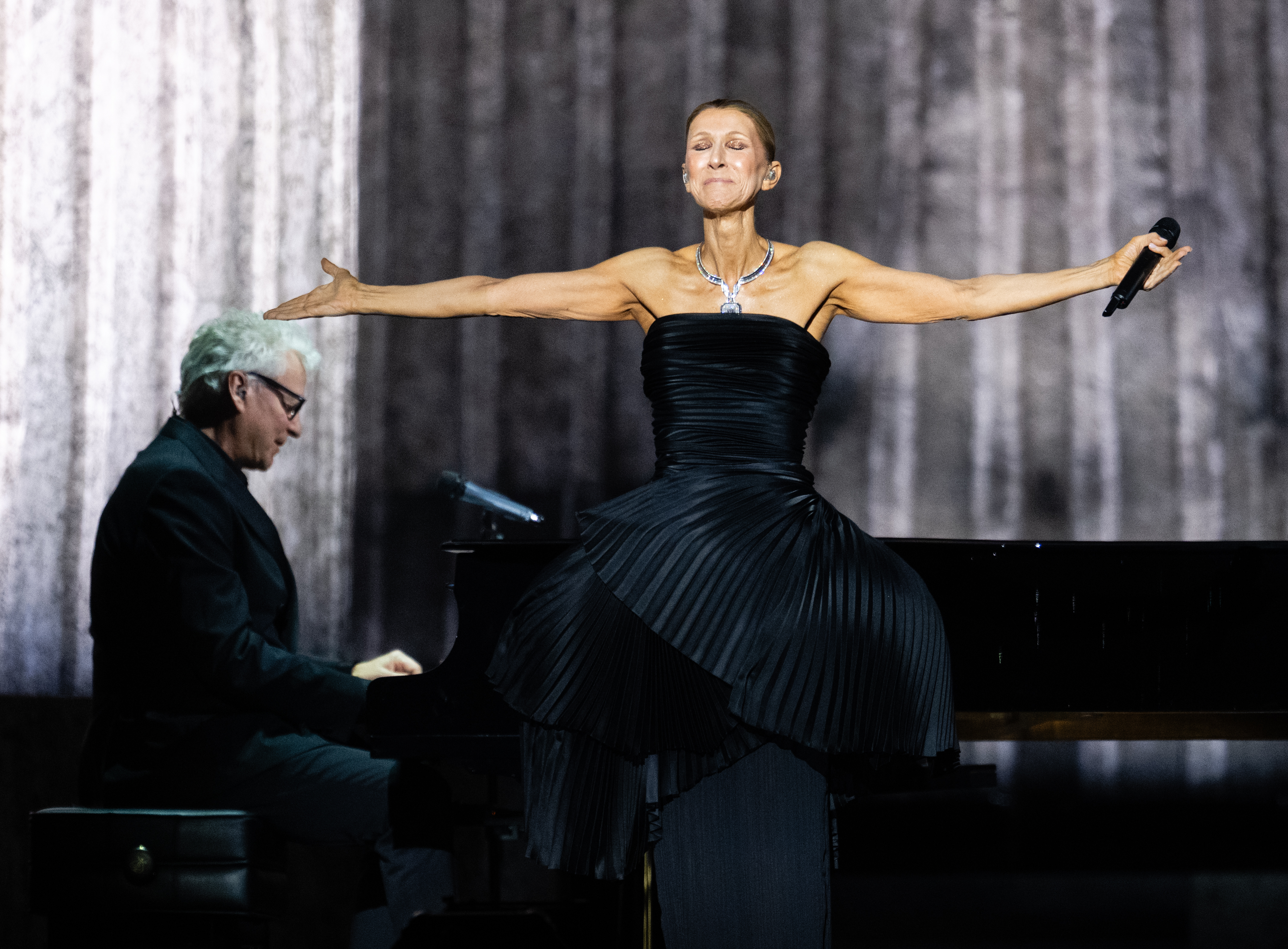 Celine Dion breaks down during emotional first concert in 6 years: ‘I missed you’