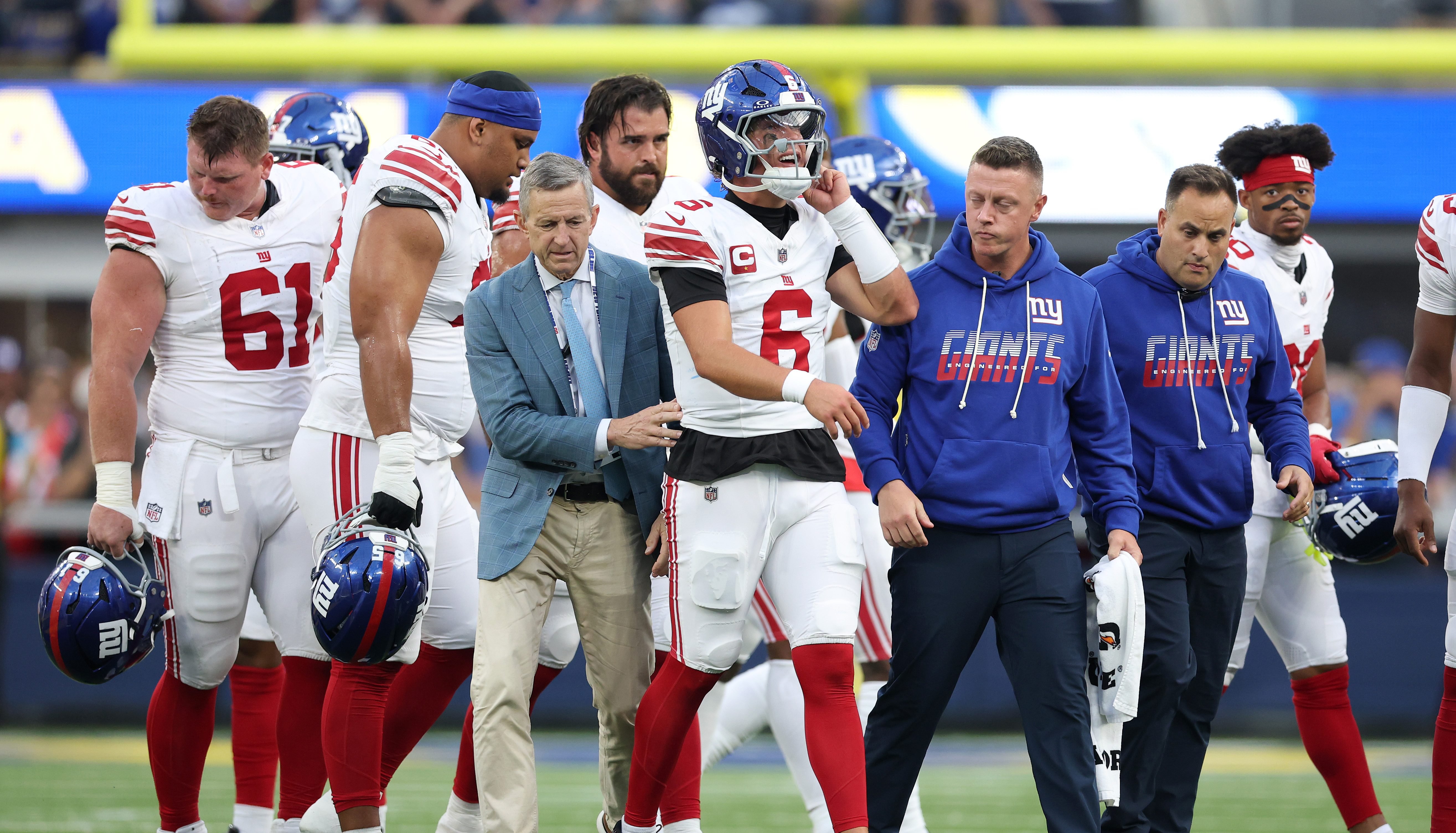 Giants' Jaxson Dart suffers knee injury on first drive vs. Rams