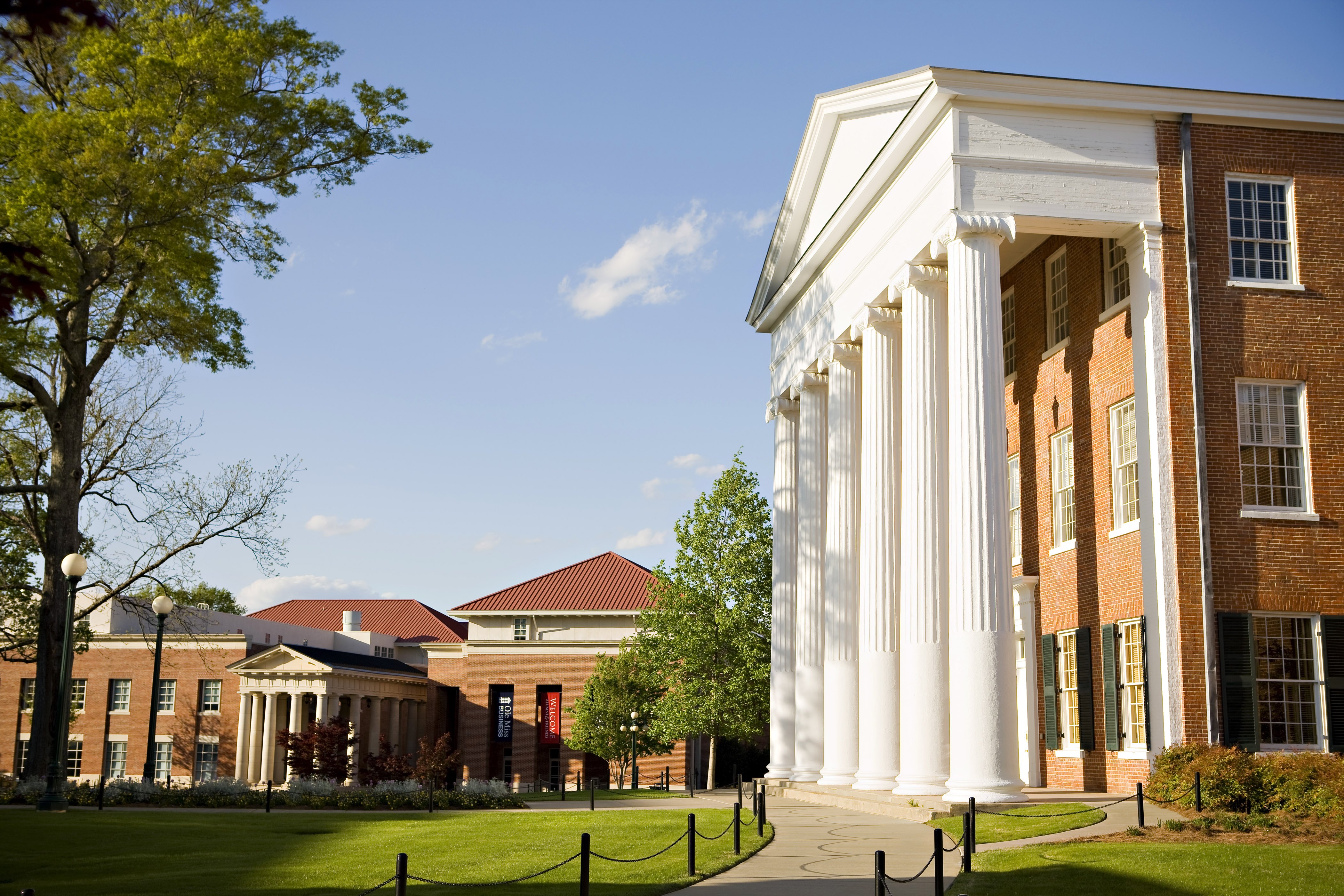 Kratom found at locations where two Ole Miss students were discovered dead