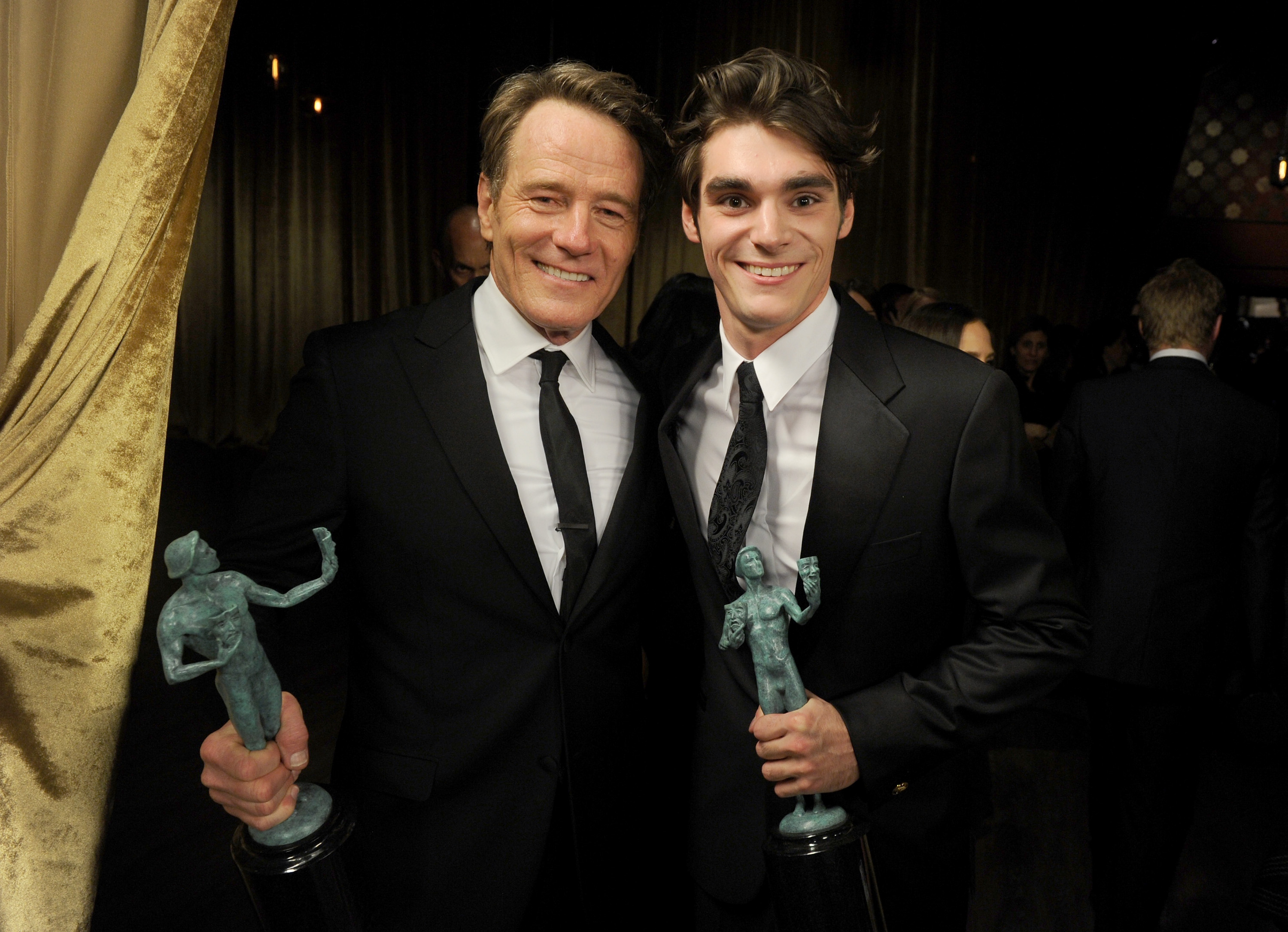 Bryan Cranston remembers ‘sweet’ ‘Breaking Bad’ son RJ Mitte – NBC New York