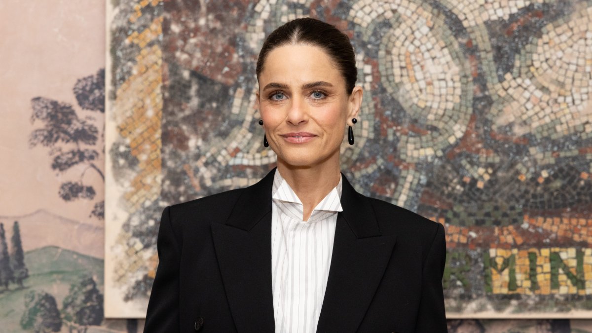 Amanda Peet reveals first ‘weird' sign of breast cancer. It wasn't a lump