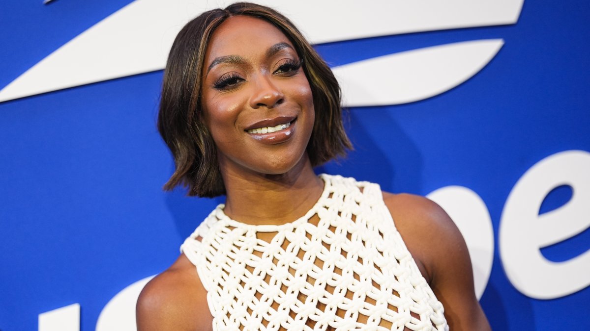 Former ‘SNL' star Ego Nwodim mocks Shane Gillis monologue about women's gym outfits
