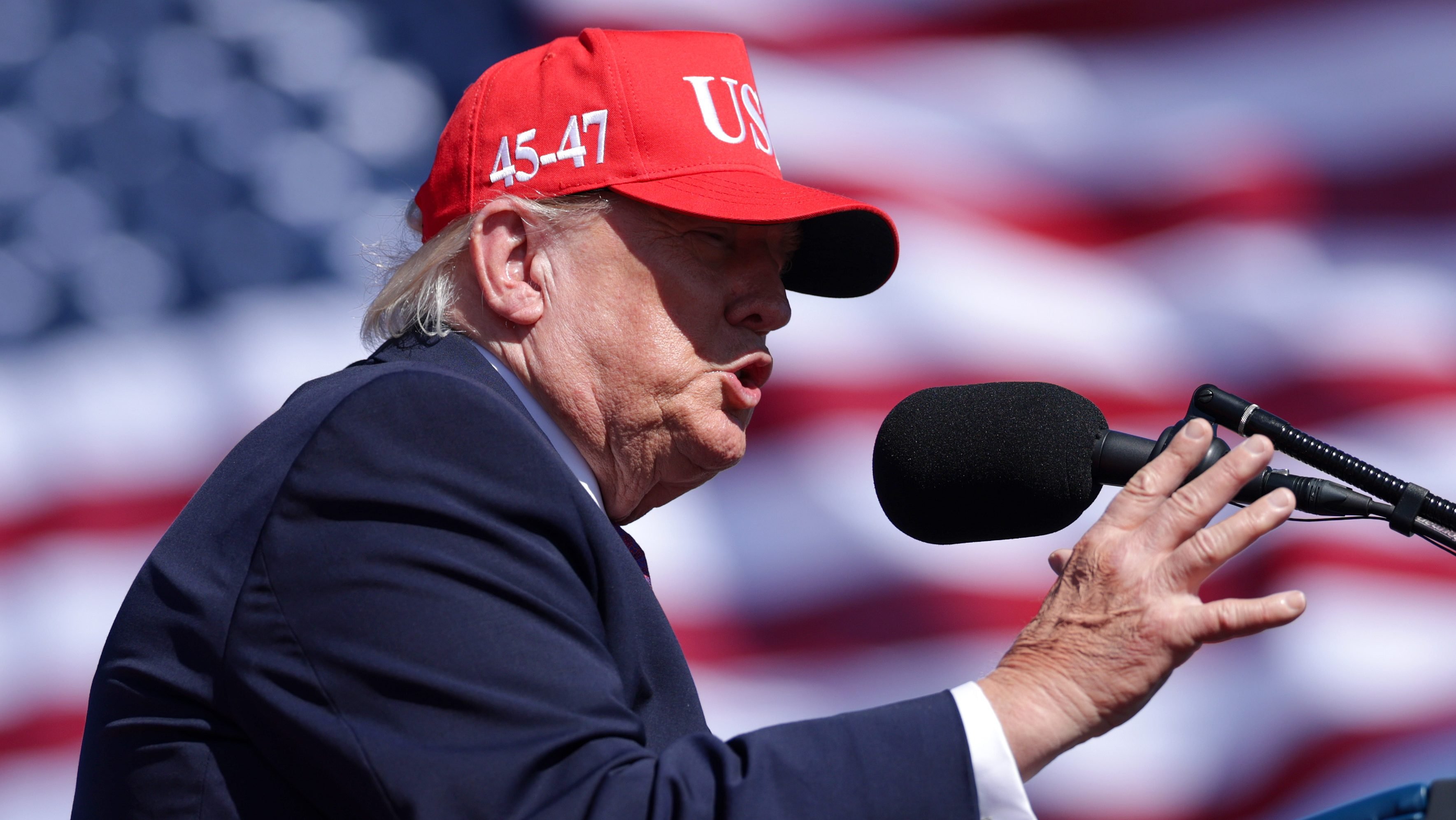 Trump says government officials who leak to the media ‘should be shot'