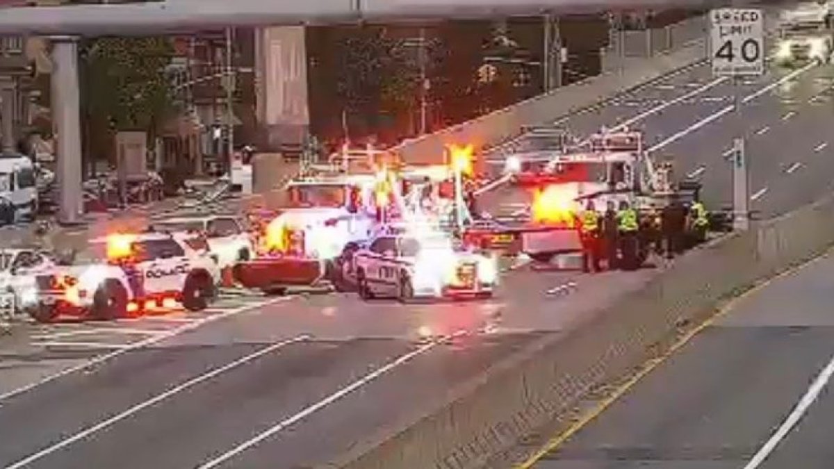 Woman ejected from car dies on Grand Central Parkway