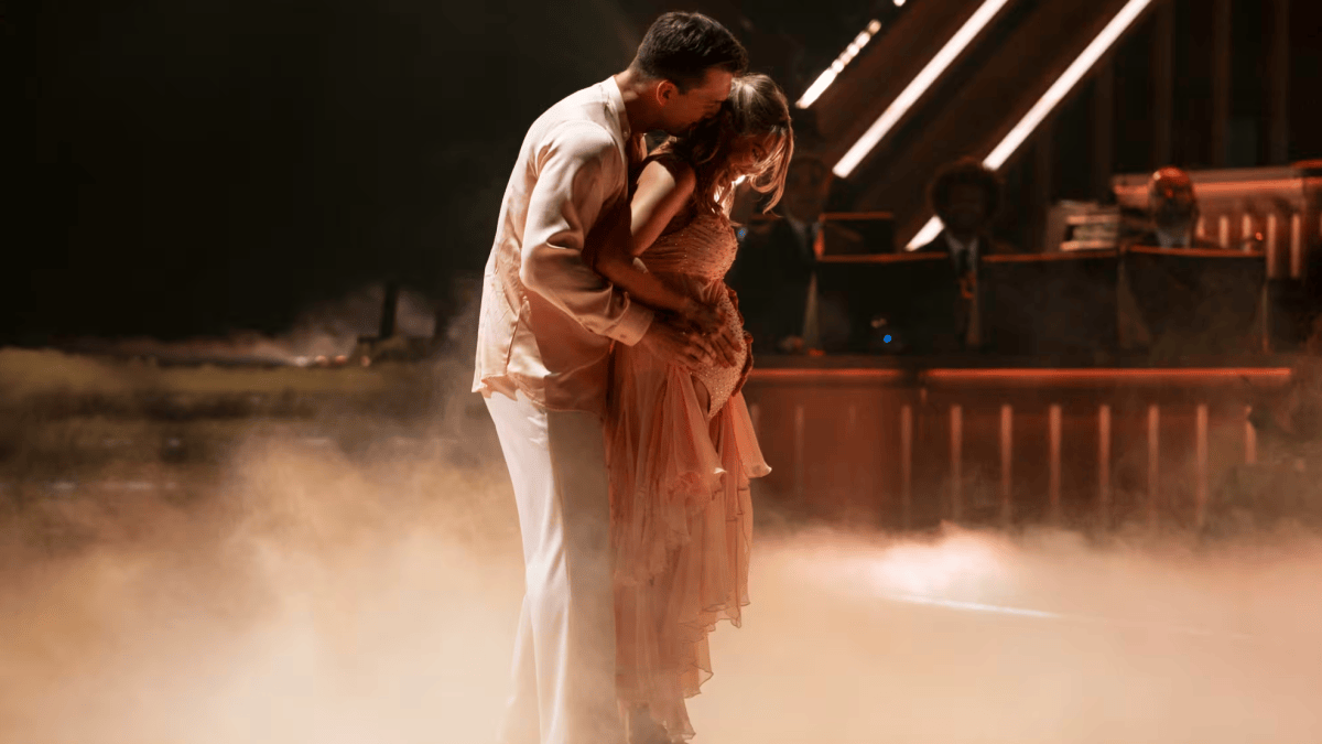 Tyler Cameron reveals he's having a baby with fiancée Tate Madden during ‘DWTS' dedication night routine