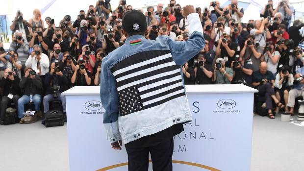 Top Celeb Pics: Spike Lee Protests Trump, Racism at Cannes