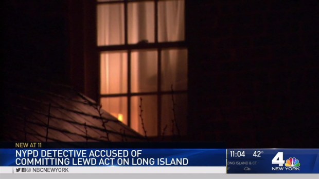 [NY] NYPD Detective Charged With Exposing Himself to Women