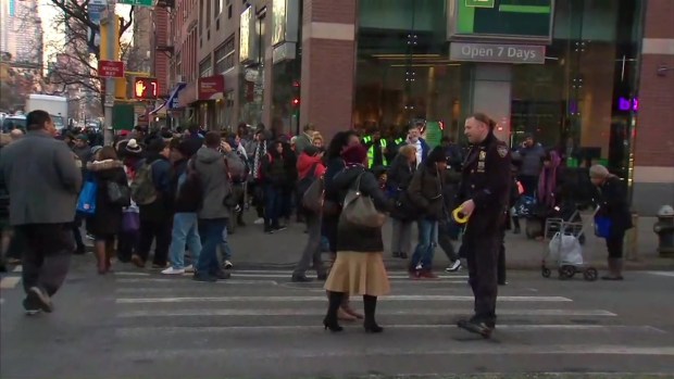 [NY] Raw Video: Immense Emergency Presence in New York City Following Blast