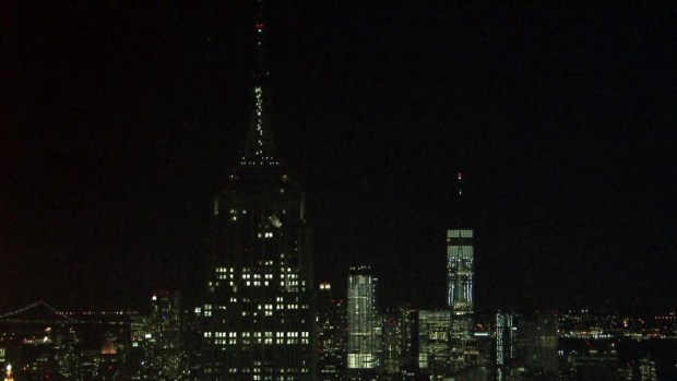 Empire State Building Sparkles for Earth Hour