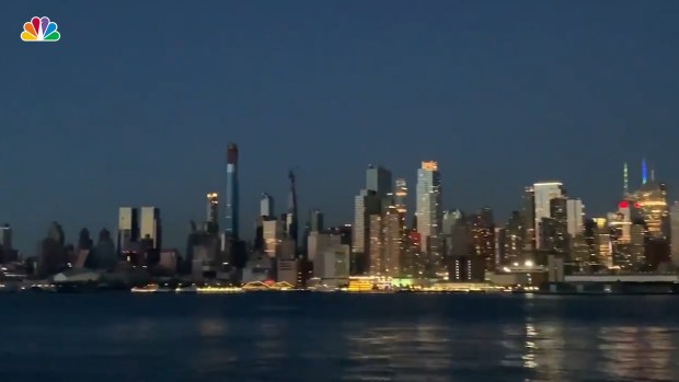 [NATL] See the Manhattan Skyline During Blackout
