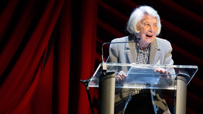 Longtime gossip queen Liz Smith dies at 94 Longtime gossip queen Liz Smith dies at 94
