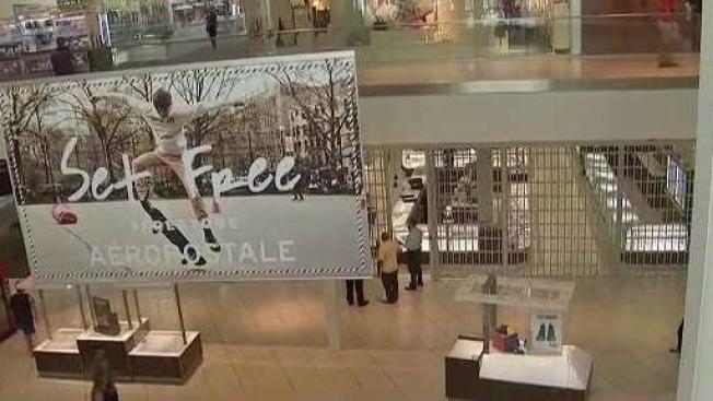 armed robbers storm jersey gardens mall jewelry store with semi automatic weapon nbc new york - Jersey Garden Mall armed robbers storm jersey gardens mall jewelry store with semi automatic weapon nbc new york - Jersey Garden Mall