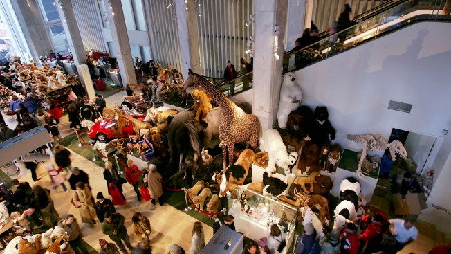 Legendary toy store FAO Schwarz reportedly getting new home at Rockefeller Center (nbcnewyork.com)