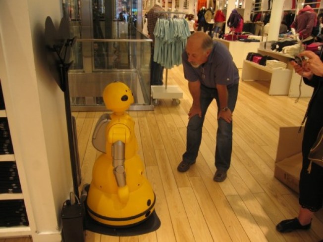 Meet Wakamaru, Uniqlo's Robotic New Hire