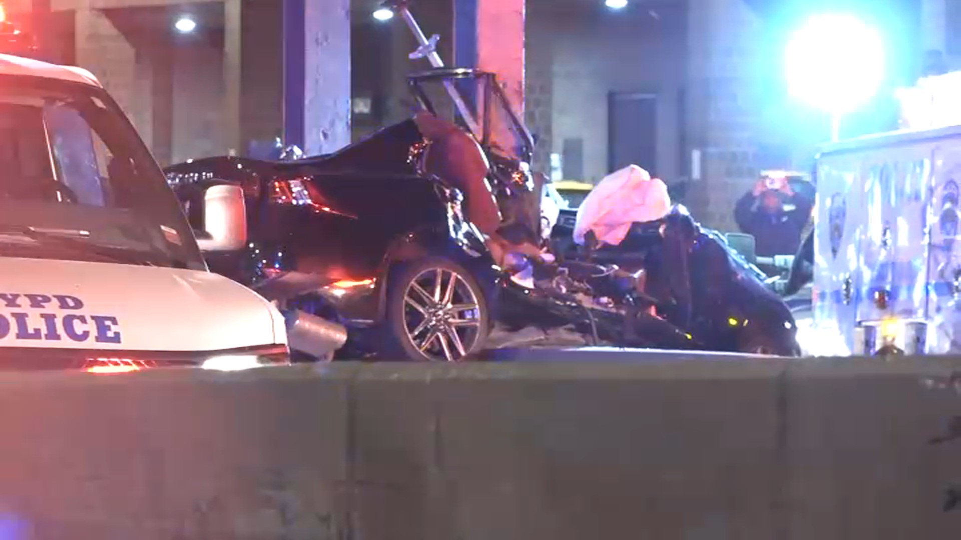 Police Officer Dead, Two Hurt in FDR Drive Crash: Sources