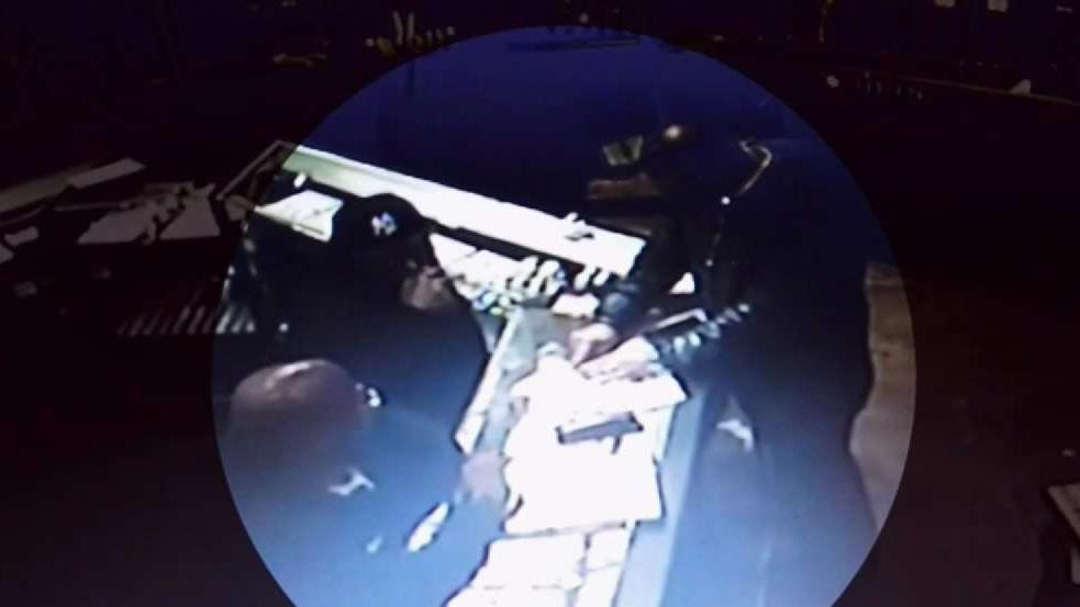 Known Customer Robs Manhattan Jewelry Shop