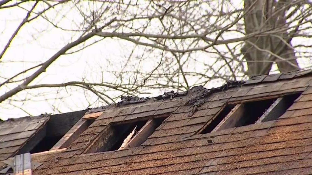 Man Alerts NJ Family to Fire
