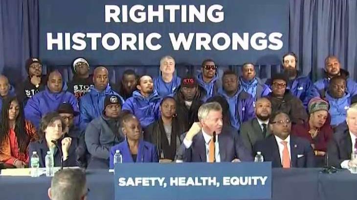 Listen Up: De Blasio's Weed Plan, Taco Bell Cantinas, Zappos